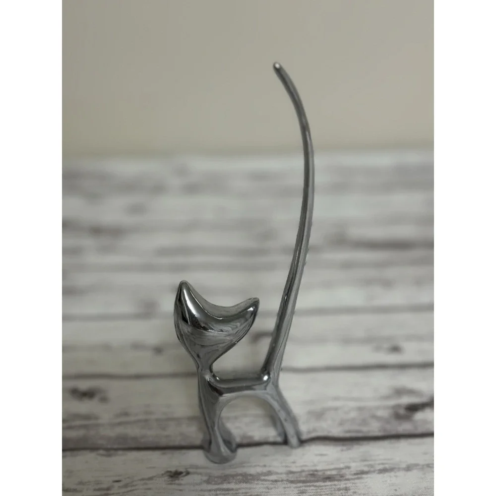 Vintage MCM Metal Silver Tone Kitty Cat Ring Holder Rhinestone Eyes Long Tail